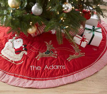 Personalized Christmas tree skirt with embroidered family name, Santa design – photo 2